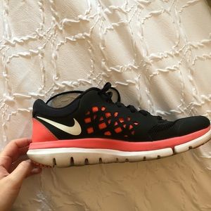 Nike flex run sneakers